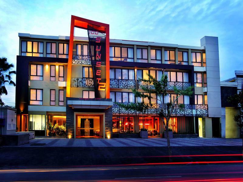 100 Sunset Kuta & Ballroom होटल Kuta (Bali)